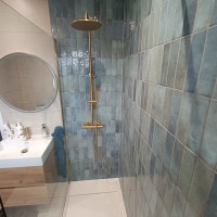 blue/green shower tiles