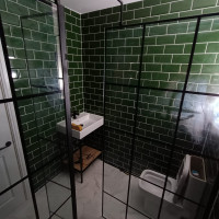 Dark theme bathroom